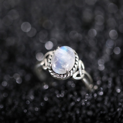  Customized Women’s Moonstone Ring