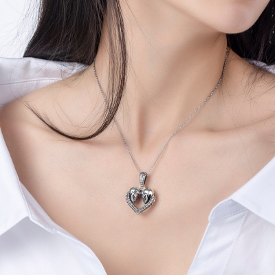 Personalisierte Schädel-Herz-Halskette mit Geburtssteinen
