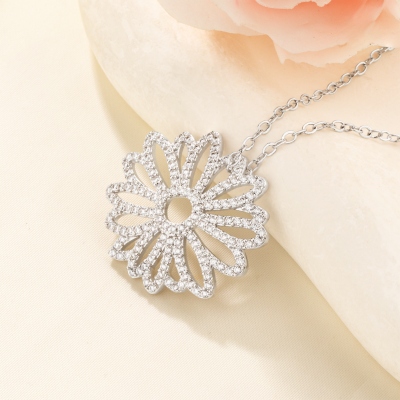Personalized Birth Flower Necklace for Women – Custom Floral Pendant with Adjustable Chain, Meaningful Gift for Birthday, Anniversary, or Mother’s Day
