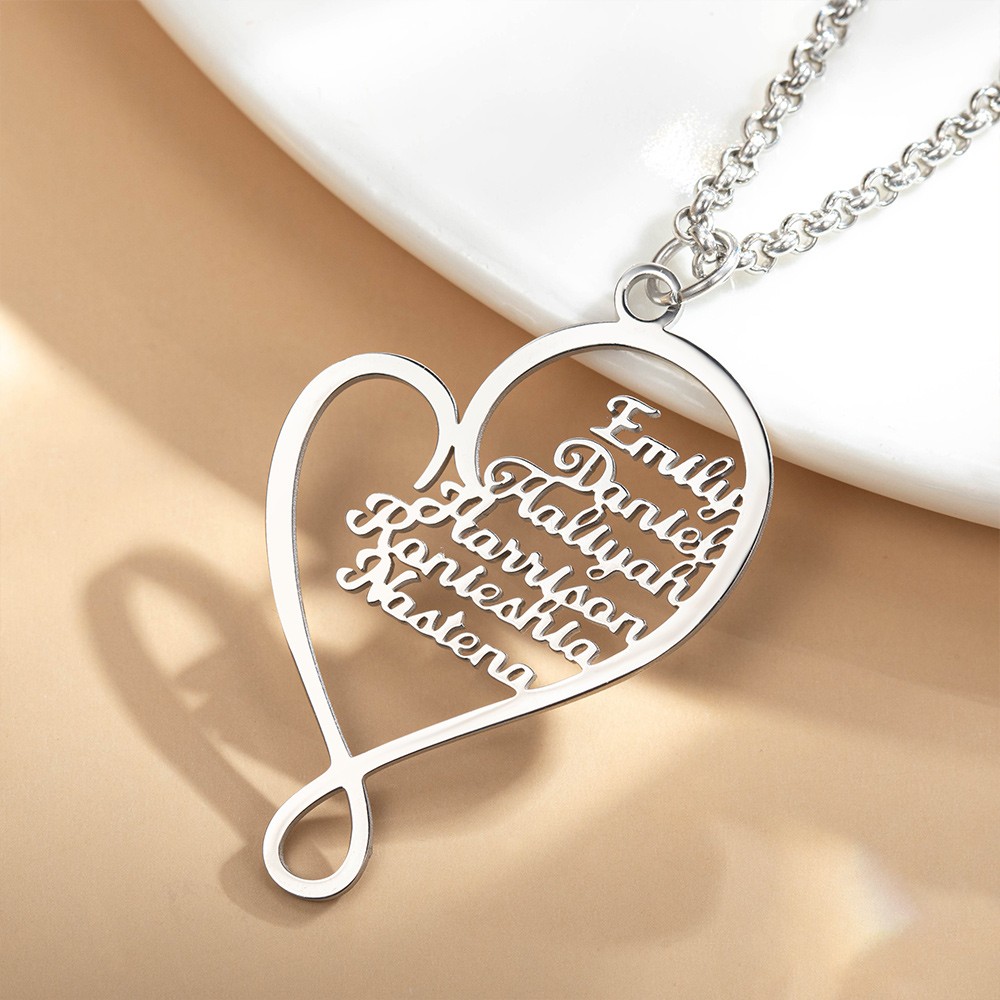 Personalized Heart and Hug Necklace with 1-8 Names, Customized for Moms, Birthday Mother’s Day Gift for Mom Grandma