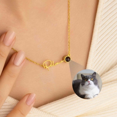 projection necklace