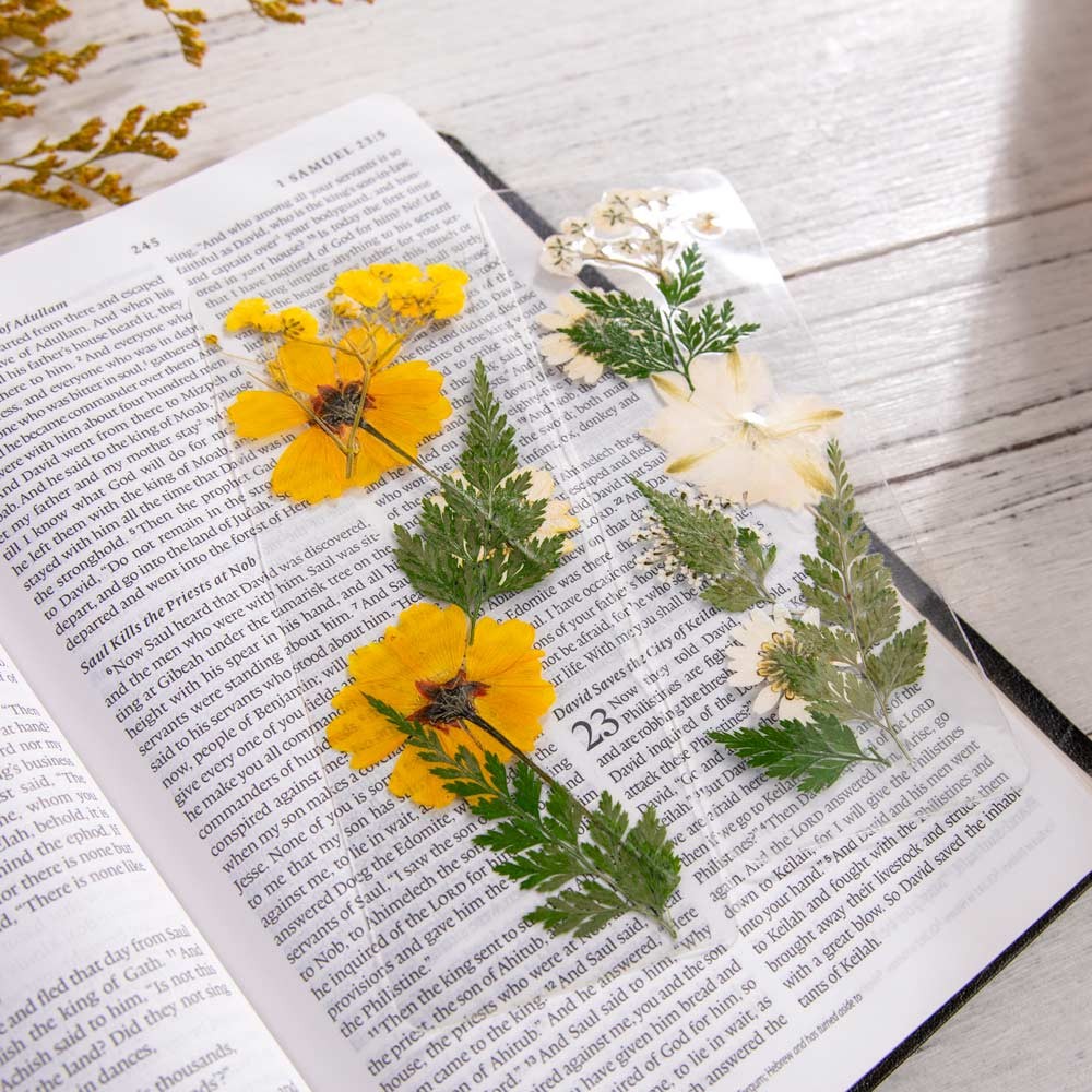 Colorful Flower Bookmarks Pressed Floral Bookmark with Real Dried Flowers, Handmade Aesthetic Page Marker Bookmark for Bookish Friends