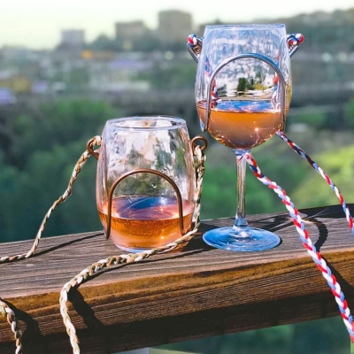 Porte-collier en verre à vin, cadeaux pour les amateurs de vin, accessoire de vin et de bière en cuir/cristal/perle, adapté aux festivals du vin/mariages/fêtes