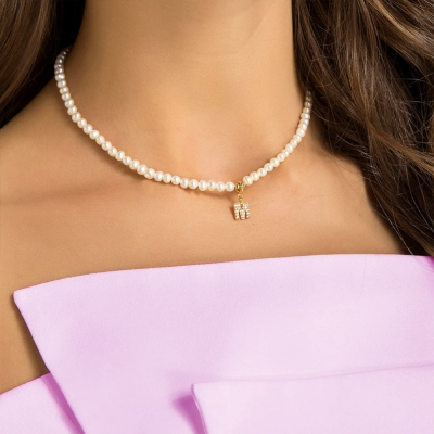 Girocollo di perle con iniziale personalizzata, collana con ciondolo con ciondolo in zircone, collana di perle con iniziale, regalo per ragazza/damigella d'onore