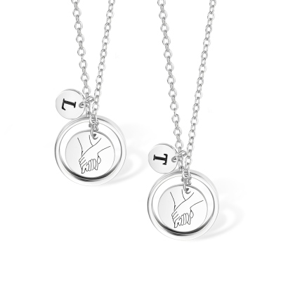 Personalized Sisters Necklaces Set of 2, Holding Hand in Hand Pendent Necklace, Charm Necklaces, Sister Gifts, Gift for Daughters/Granddaughters