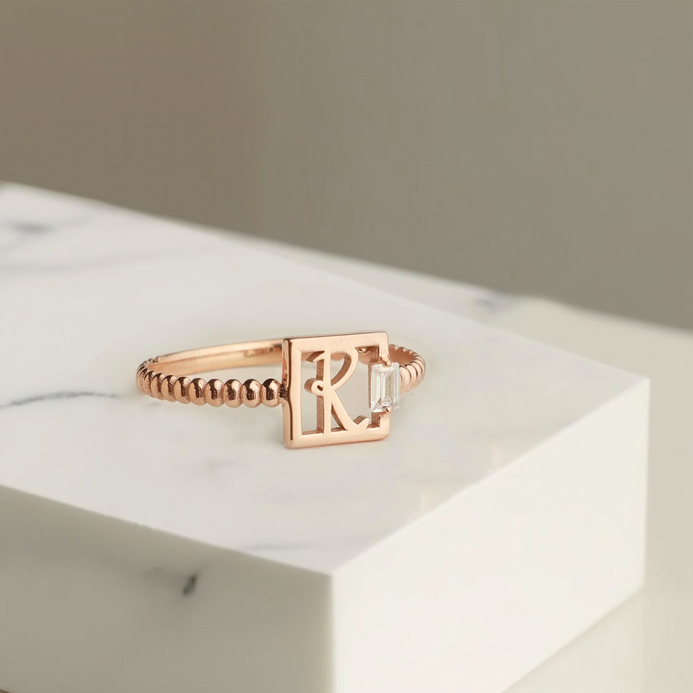 Anneau de lettre de naissance personnalisé, petit anneau, anneau minimaliste carré, anneau de lettre maigre, cadeau pour elle/fille