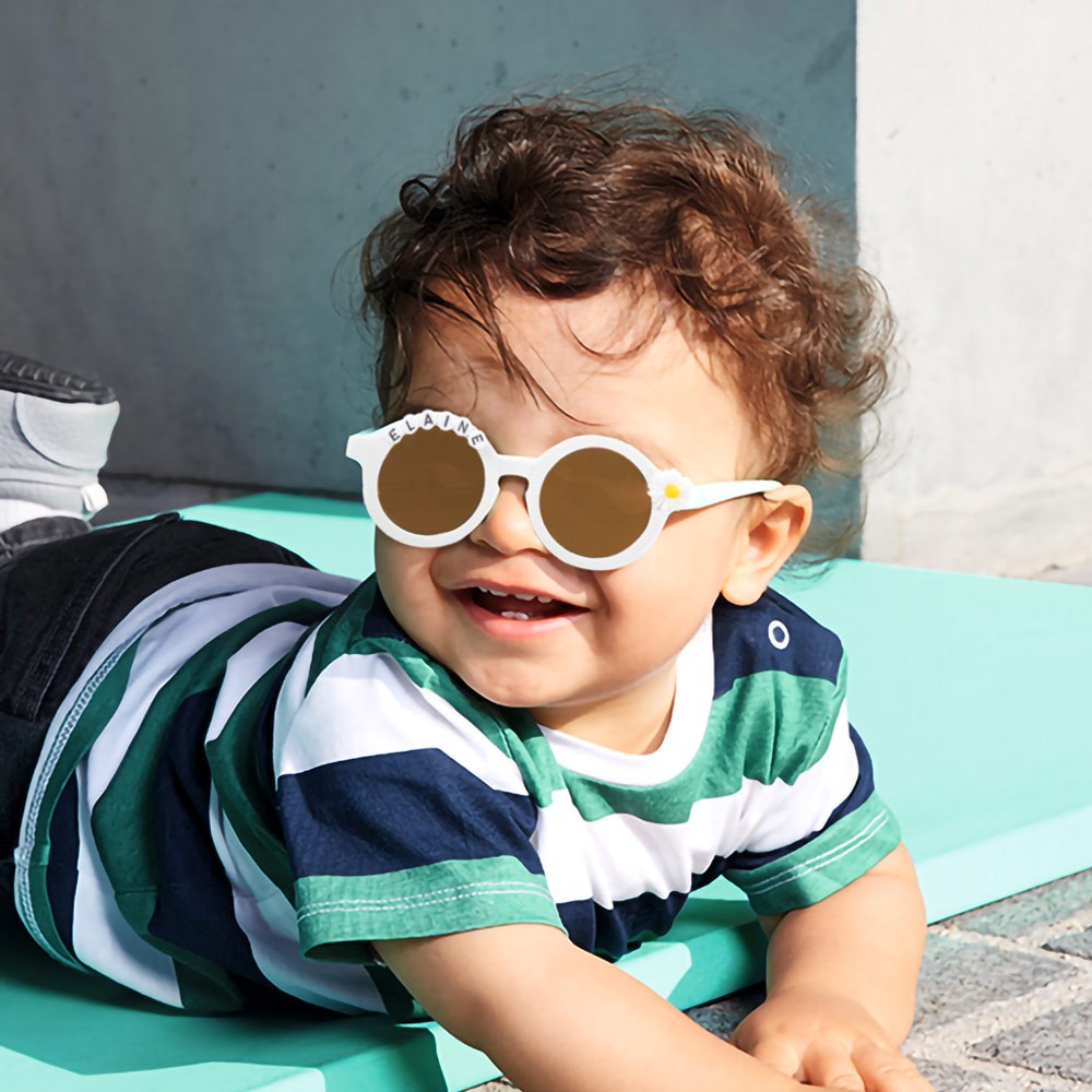 Sonnenbrillen mit individuellem Namen für Kinder