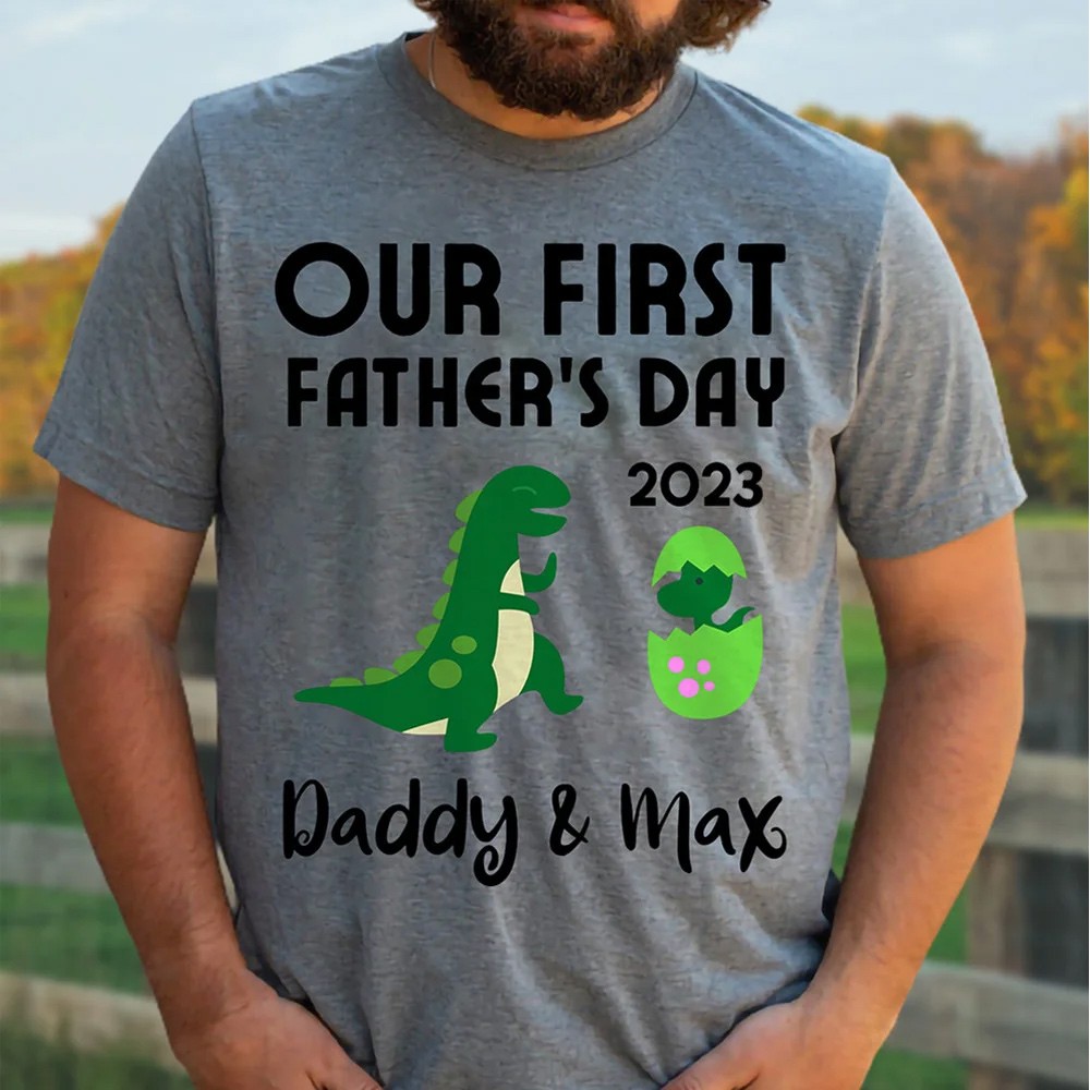 Eltern-Kind-Shirt mit benutzerdefiniertem Namen, unser erster gemeinsamer Vatertag 2022, Baumwollhemd, Geburtstags-/Vatergeschenk für Papa/Opa
