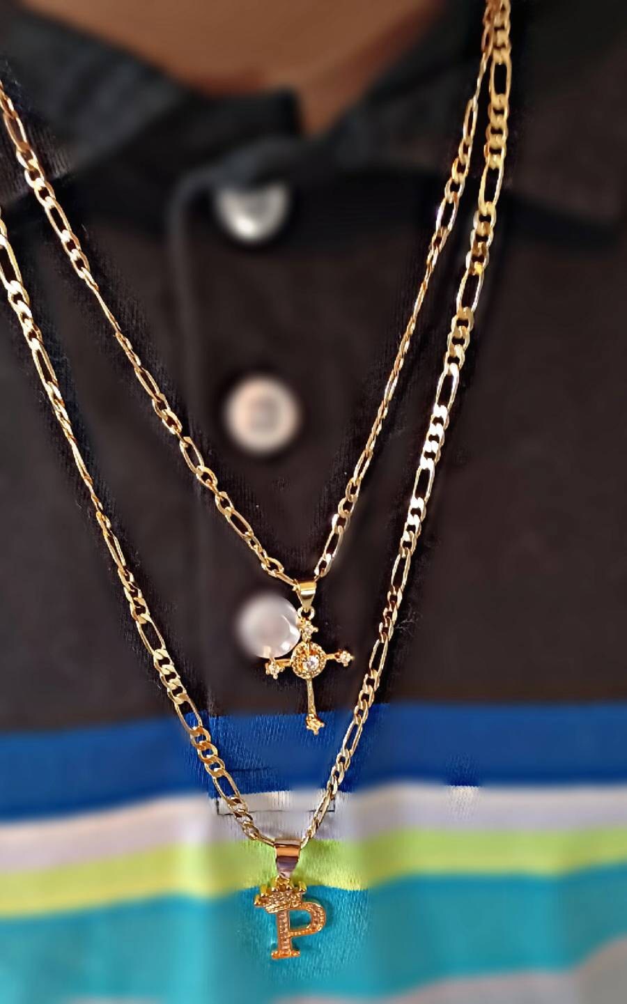 Letter Necklaces. Gold Plated Letter Initial Necklaces. Cadenas de Iniciales. Oro Laminado