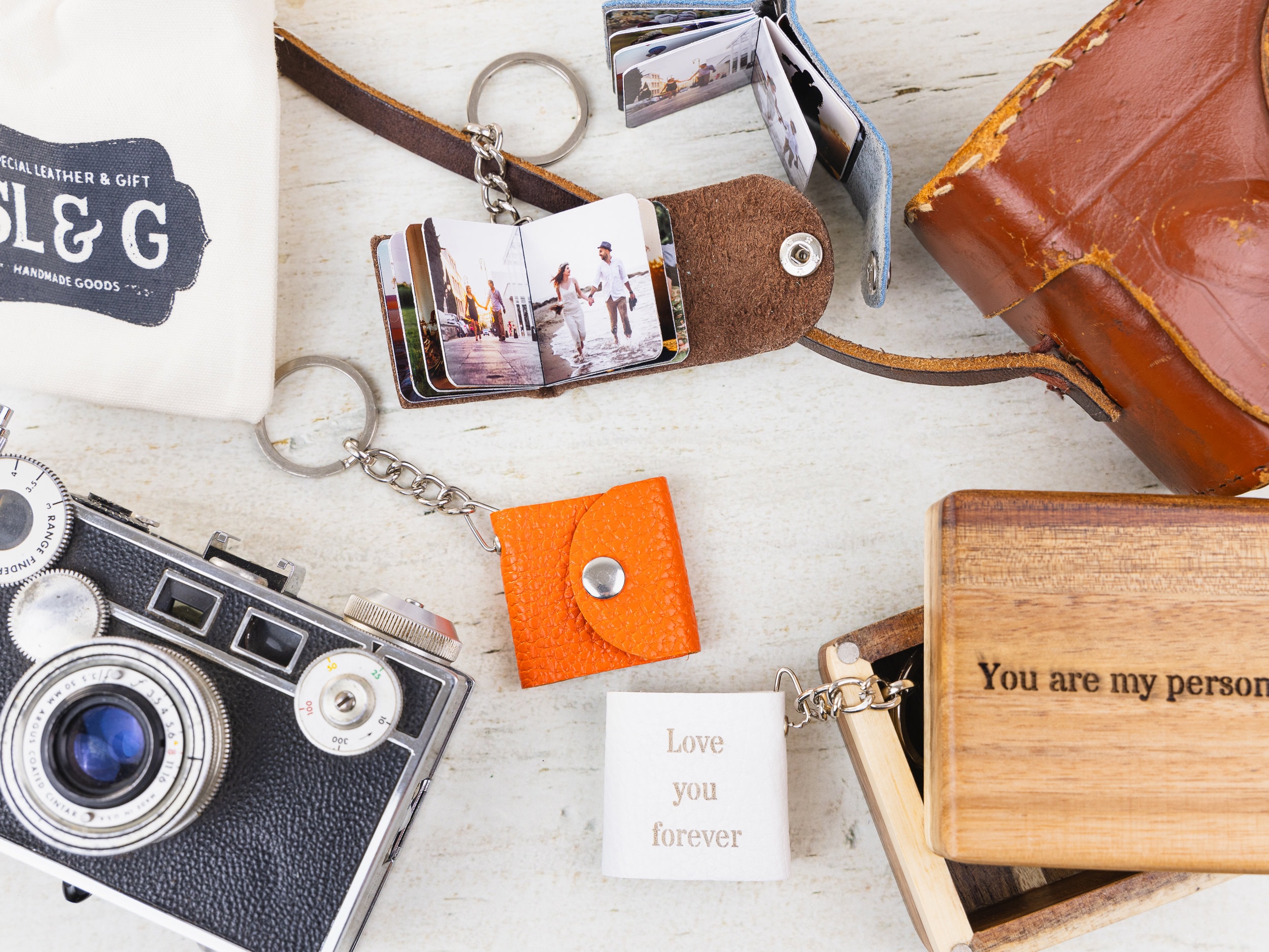 Personalized Leather Photo Album Keychain, Custom Memorial Keyring, Christmas Gift, Anniversary Gifts, Couples Gift, Gift for Her
