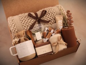 Custom Hug in a Box, Thinking of You Cozy Care Package, Christmas/Encouragement/Sympathy Gift for Women/Mom/Grandma