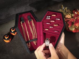 Personalized Halloween Velvet Jewelry Box, Coffin Halloween Jewelry Box, Gothic Jewelry Organizer, Custom Coffin Jewelry Box, Halloween Gift