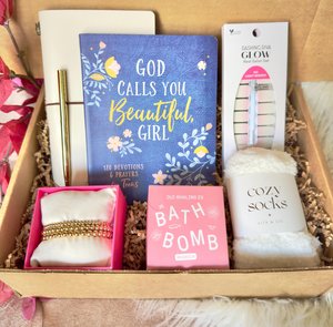 Teen Gift Box: Devotional Book, Gel Nail Manicure, and Bracelet Set