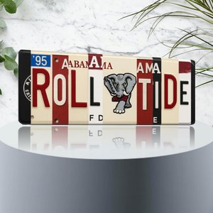 Roll Tide License Plate Sign – Alabama Crimson Tide Metal Wall Art | UA Dorm Decor & Game‑Day Fan Cave Gift 16×6