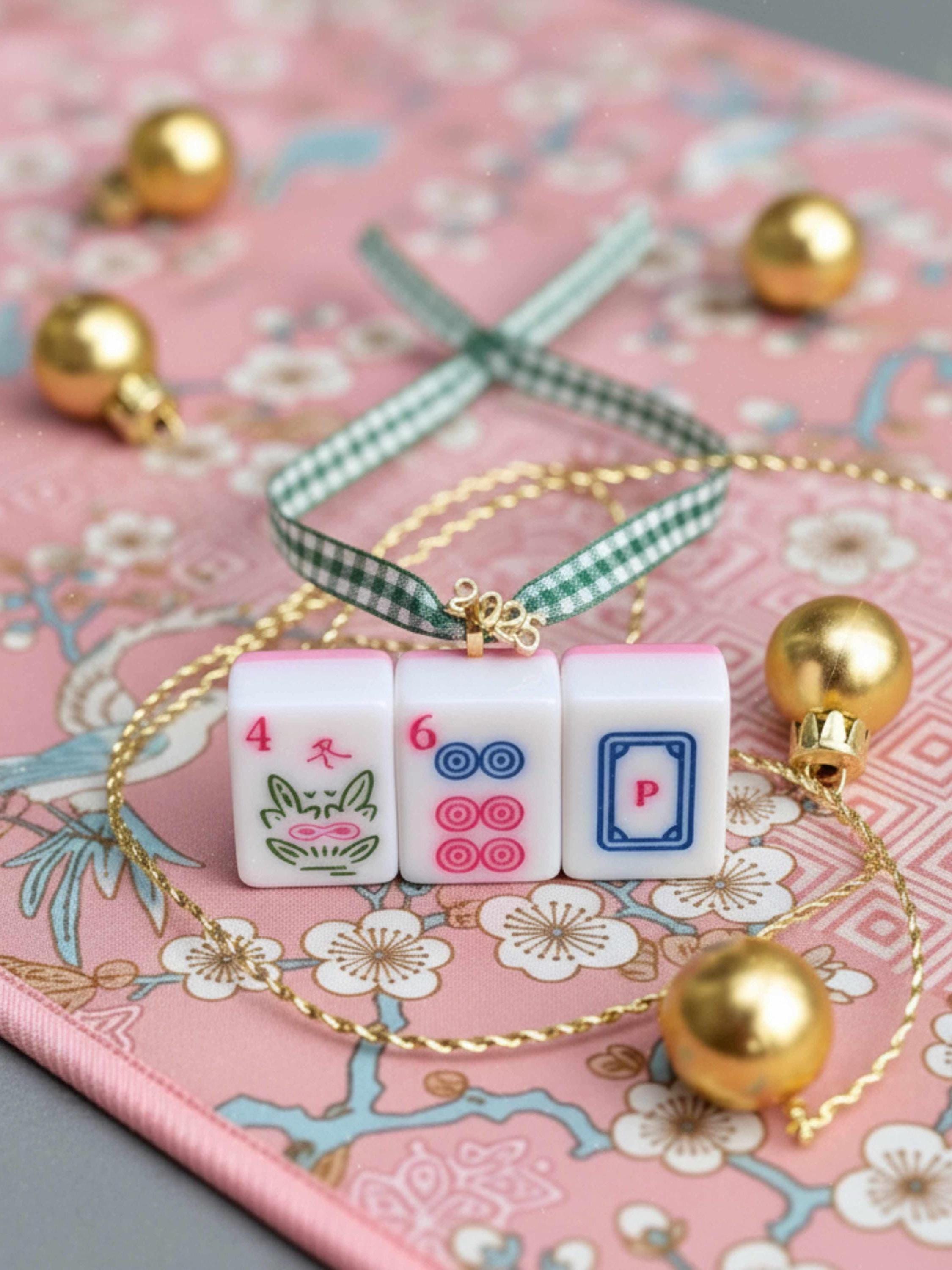 Mahjong Tiles Christmas Ornament Mahjong Gift for Mahjong Club Holiday Decoration Asian Game Piece Lucky Charm Hanging Decoration Tree Decor