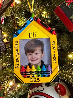 Crayon Picture Frame School Grades Personalized  Christmas Ornament-PreK Kindergarten Grade School Middle School Graduation Class Gift