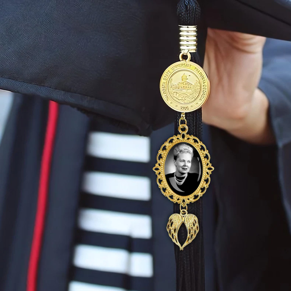 Personalisierter Foto-Anhänger mit Engelsflügeln zum Schulabschluss, Abschlussmütze Einsatz Dekoration Zubehör, Geschenk für Sie/Frau/Mann