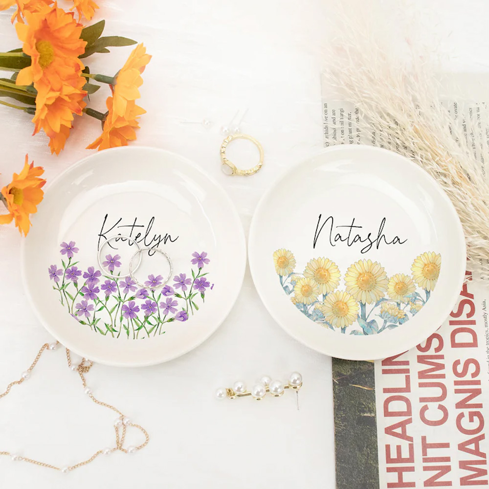 Personalized Birth Flower Ring Dish with Name, Ceramic Jewelry Plates for Woman, Necklaces/Bracelets/Rings Holder, Birthday Party/Wedding Bridesmaid Gift