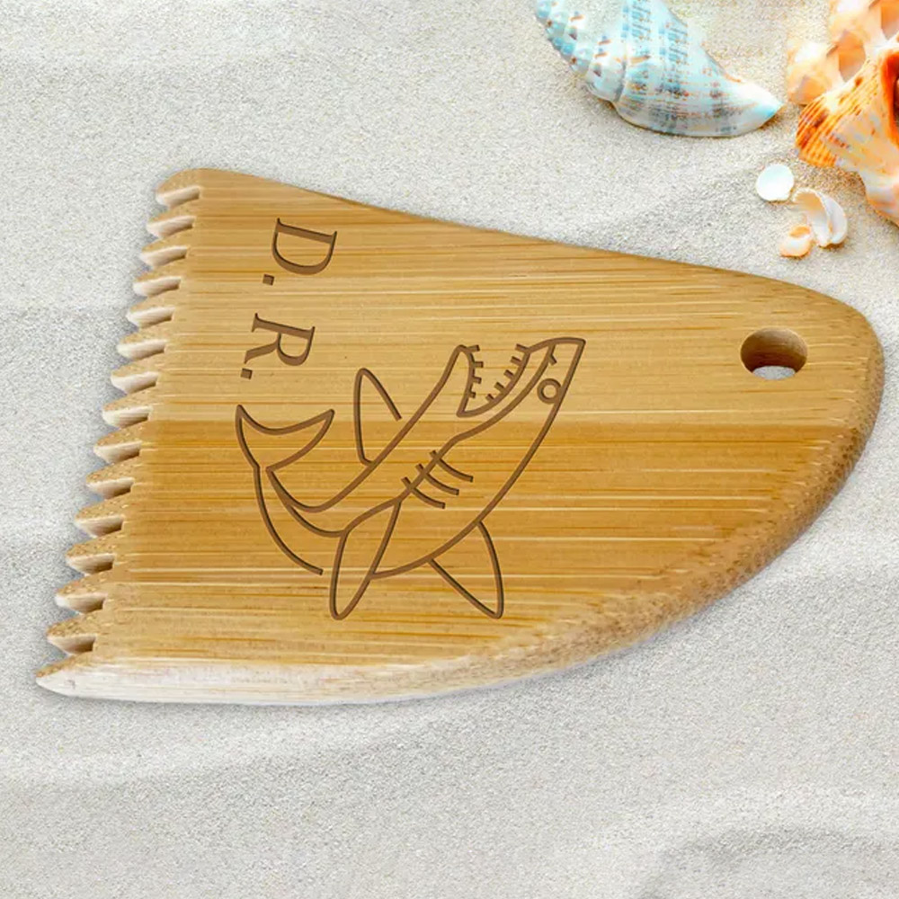 Personalized Surf Wax Comb with Engraving Name, Bamboo Surfboard Wax Remover Scraping Tool for Men, Surfing Accessories, Surfer Gift for Surfing Lover