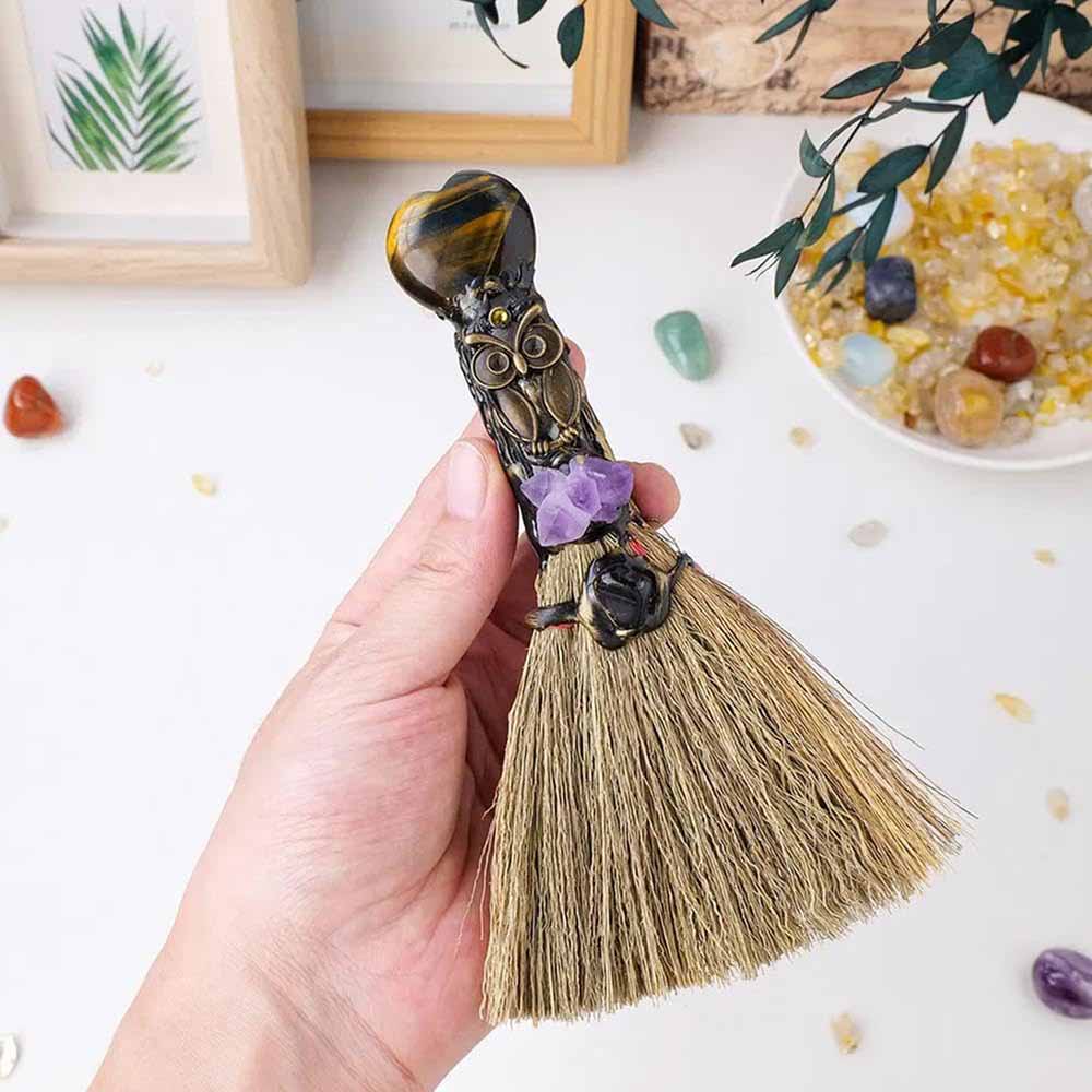 Natural Crystal Magic Broom, Mini Witch Broom, Crystal Witch Wiccan Altar Broom, Magic Ceremony Decor, Handmade Reiki Broomstick for Cleansing Healing Fengshui