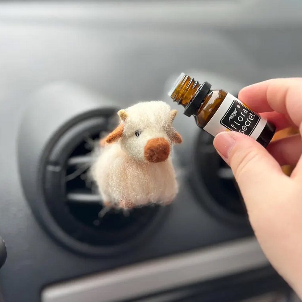 Scottish Highland Cows Air Vent Clip, Cowgirl Car Accessories, Cow Lover Gift, Farm Animal Car Freshener, Needle Felted Cute Cow Car Freshies