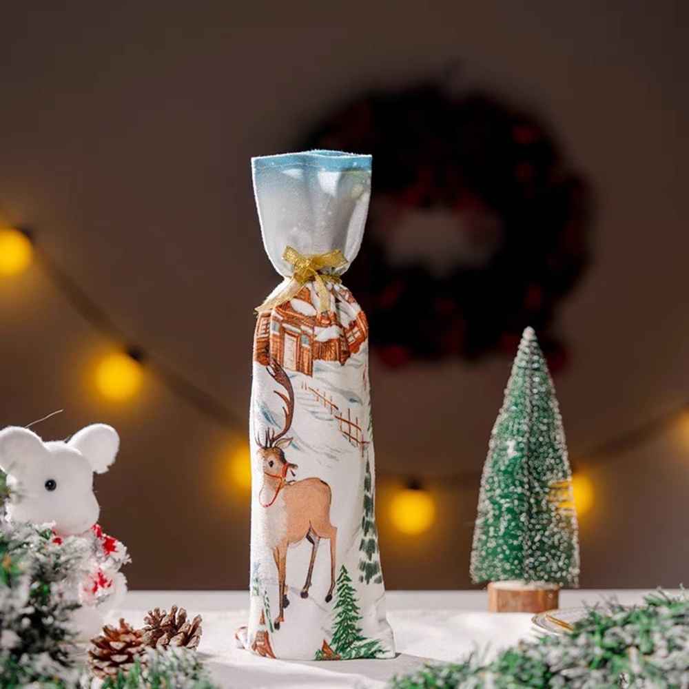 Christmas Theme Insulated Bottle Cover, Unique Design for Gifts and Family Time