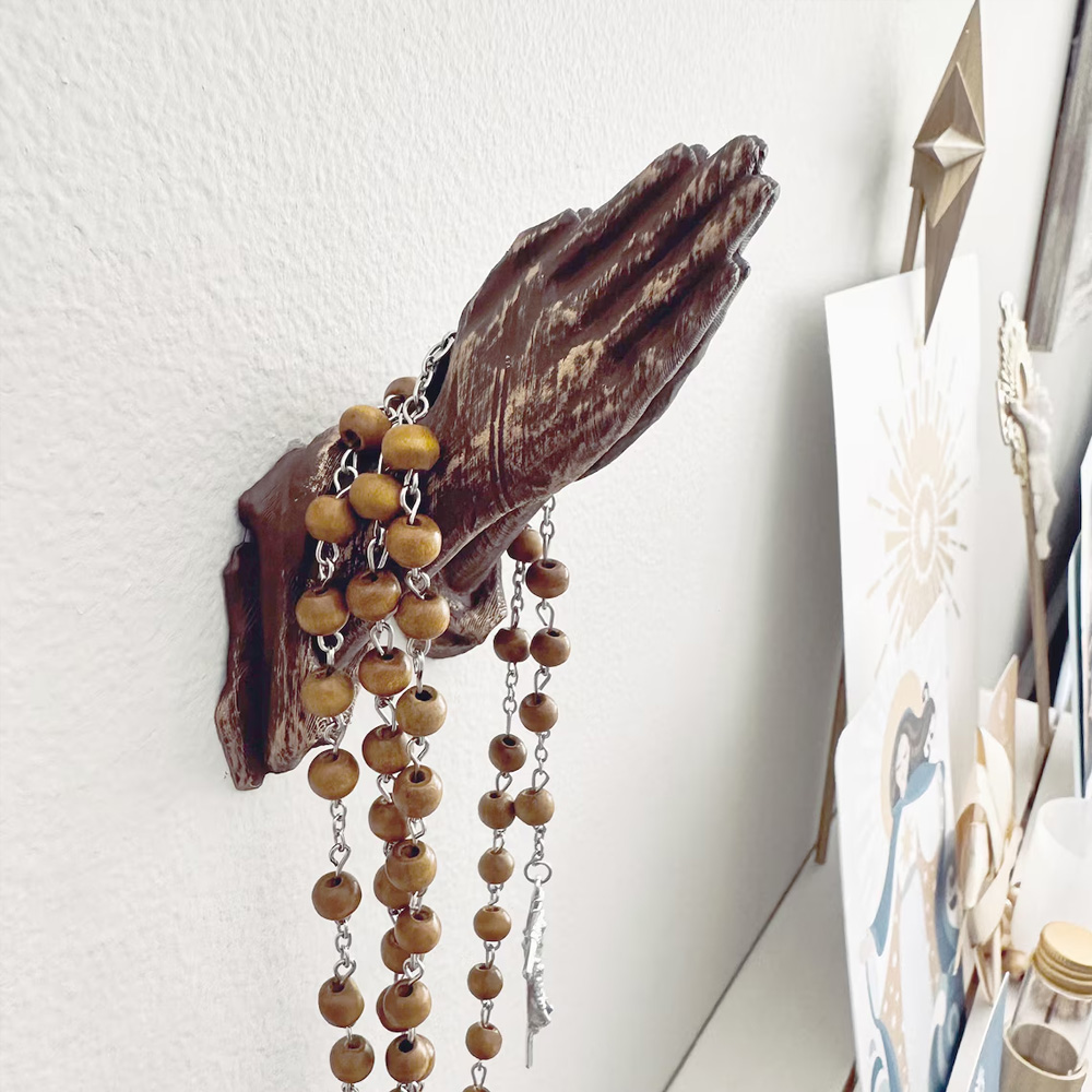 Prayer Hands Wall Holder, Wall Decor Artwork, Bible Rosary Necklace Pendant, Gift for Friends/Family Who Love Religion