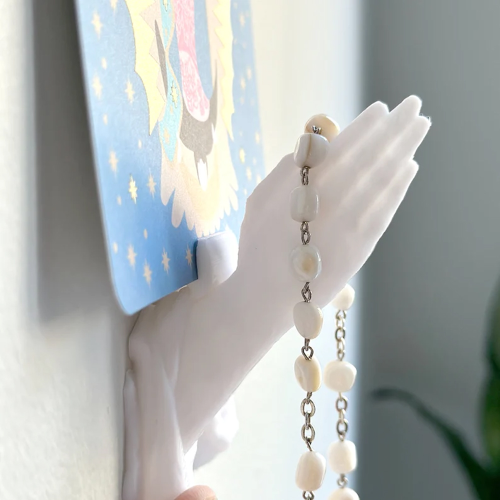 Prayer Hands Wall Holder, Wall Decor Artwork, Bible Rosary Necklace Pendant, Gift for Friends/Family Who Love Religion