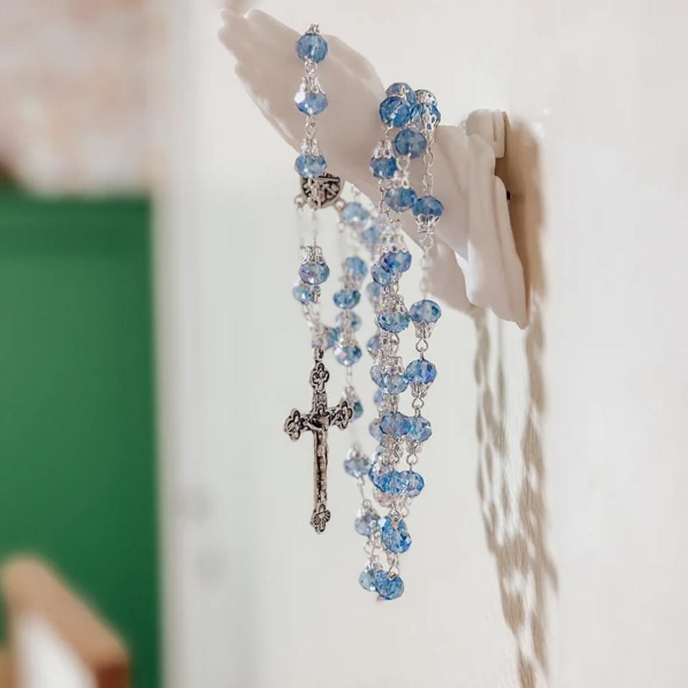 Prayer Hands Wall Holder, Wall Decor Artwork, Bible Rosary Necklace Pendant, Gift for Friends/Family Who Love Religion
