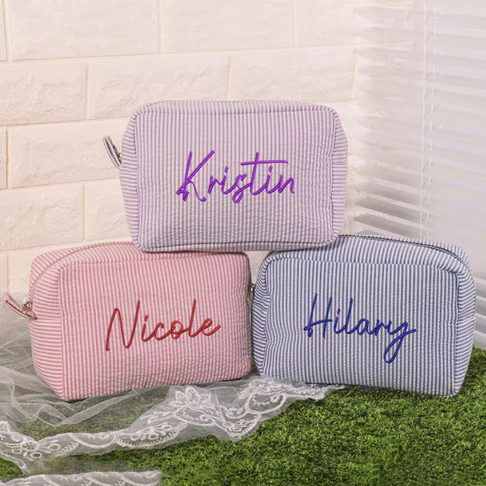 Personalized Seersucker Cosmetic Bag with Embroidered Name, Bridesmaid Makeup Storage Organizer Bag for Woman, Preppy Cosmetic Pouch, Girly Gifts for Her