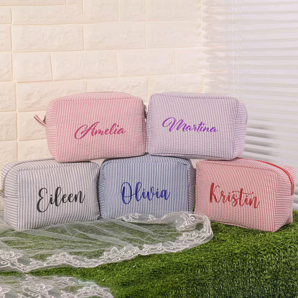 Personalized Seersucker Cosmetic Bag with Embroidered Name, Bridesmaid Makeup Storage Organizer Bag for Woman, Preppy Cosmetic Pouch, Girly Gifts for Her