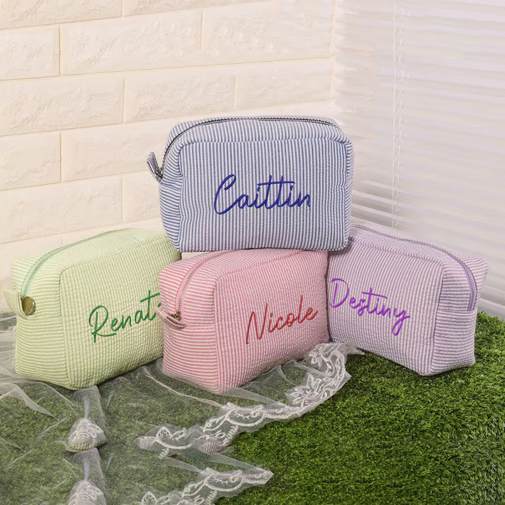 Personalized Seersucker Cosmetic Bag with Embroidered Name, Bridesmaid Makeup Storage Organizer Bag for Woman, Preppy Cosmetic Pouch, Girly Gifts for Her
