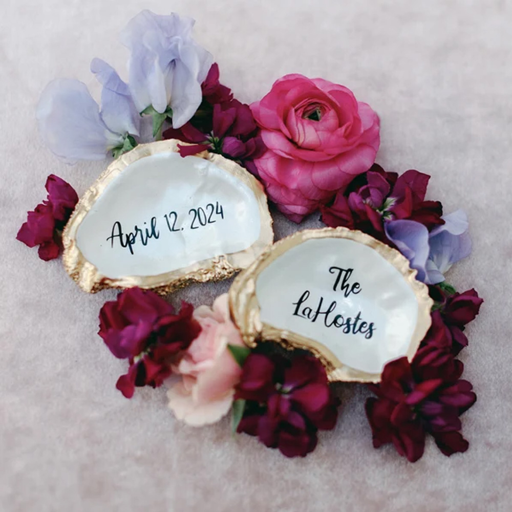 Personalized Oyster Shell Place Cards with Pearlescent, Name Placecards for Table Setting Chart for Wedding Reception Display, Wedding Decor Gifts