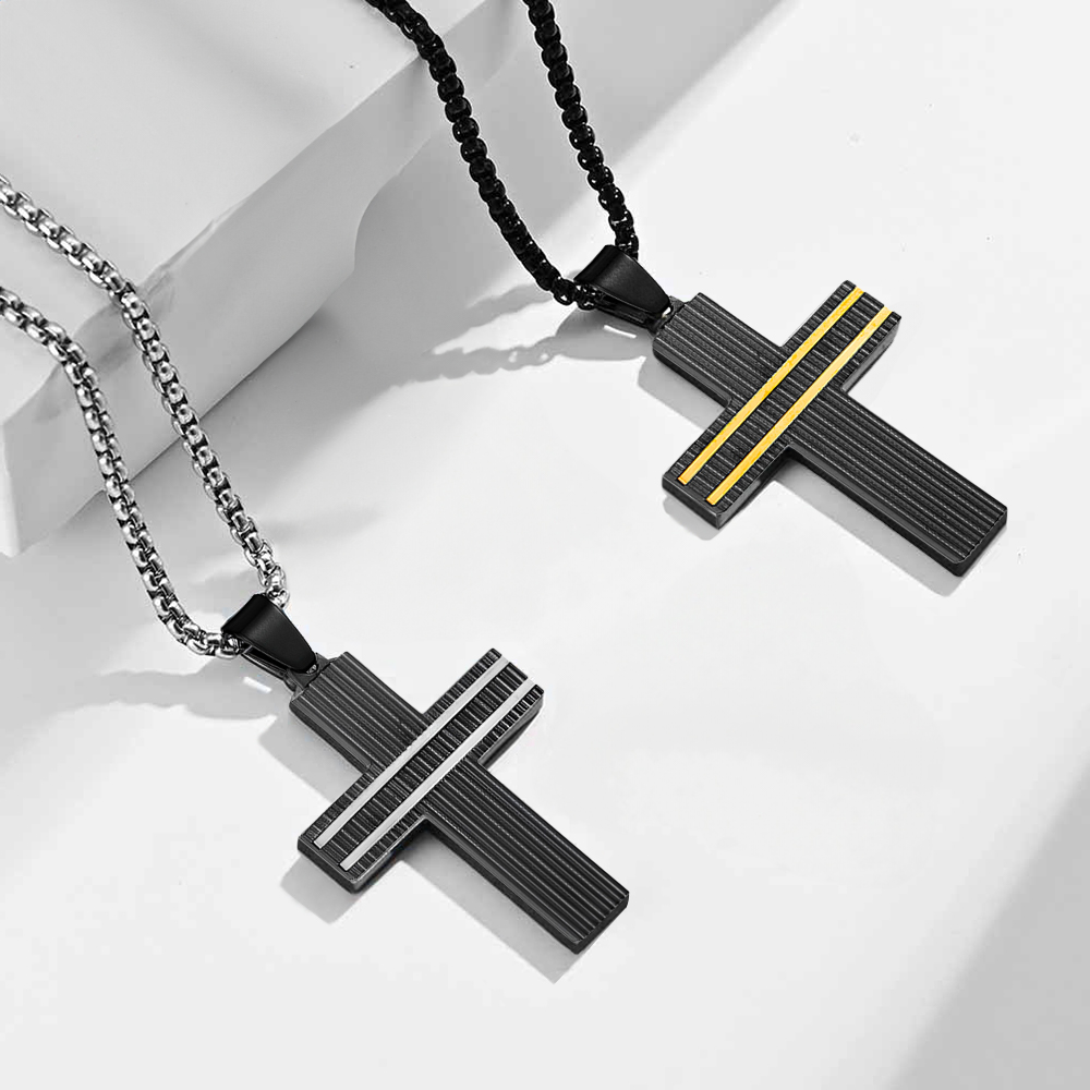 Halsband med randigt kors i kolfiber