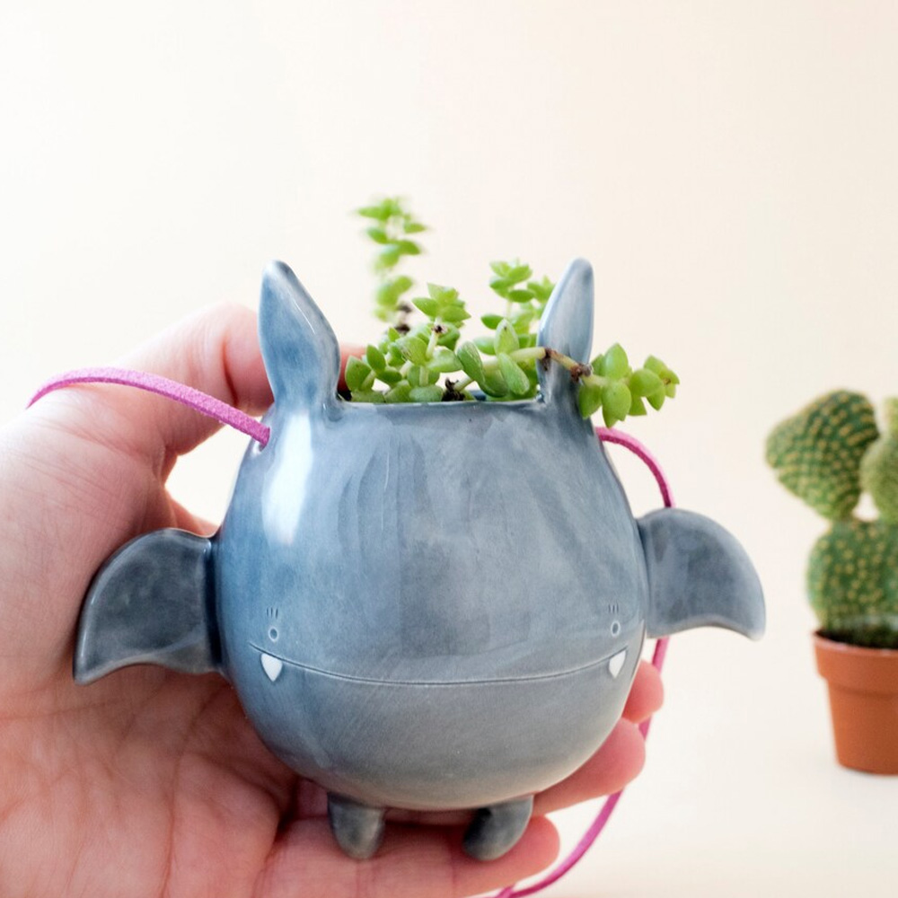 Flying Bat Handmade Hanging Plant Pot, Ceramic Cute Bat Hanging Vase, Trick or Treat Decor, Halloween/Housewarming Gift for Plant Lovers/Kids/Family
