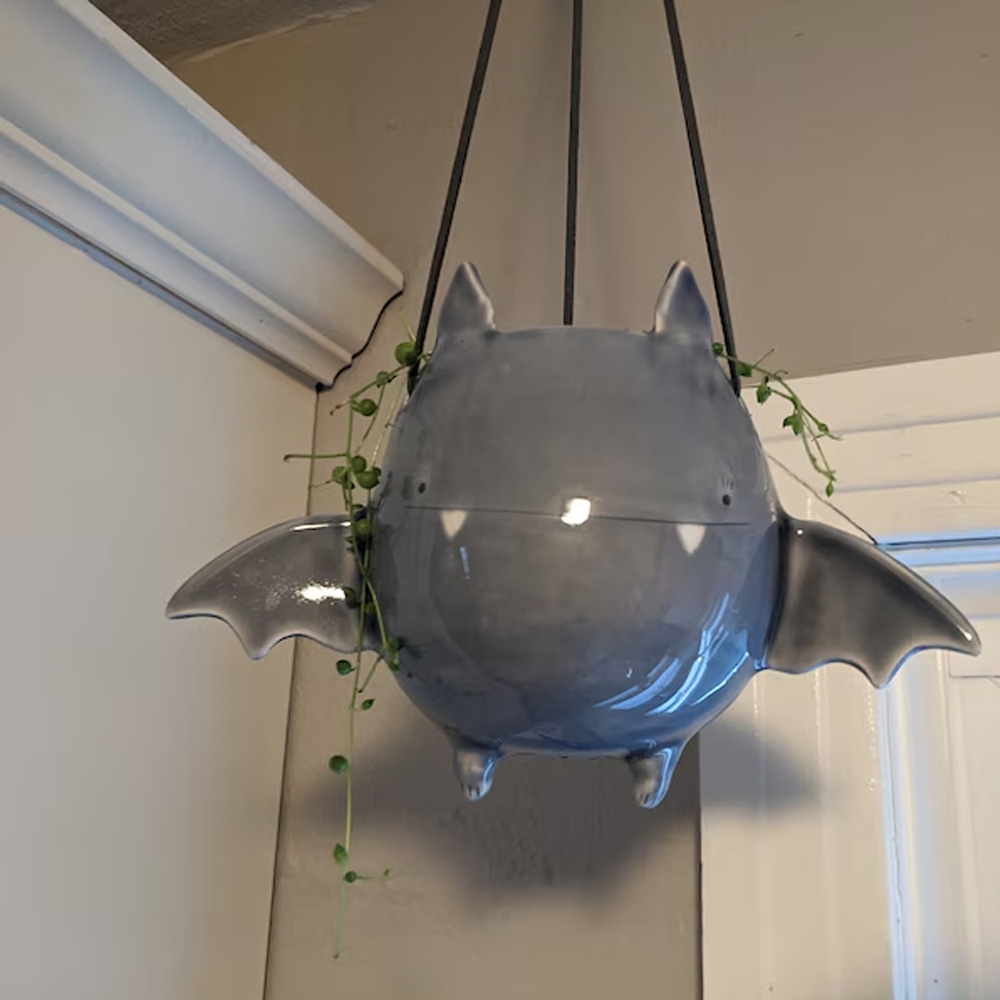 Flying Bat Handmade Hanging Plant Pot, Ceramic Cute Bat Hanging Vase, Trick or Treat Decor, Halloween/Housewarming Gift for Plant Lovers/Kids/Family