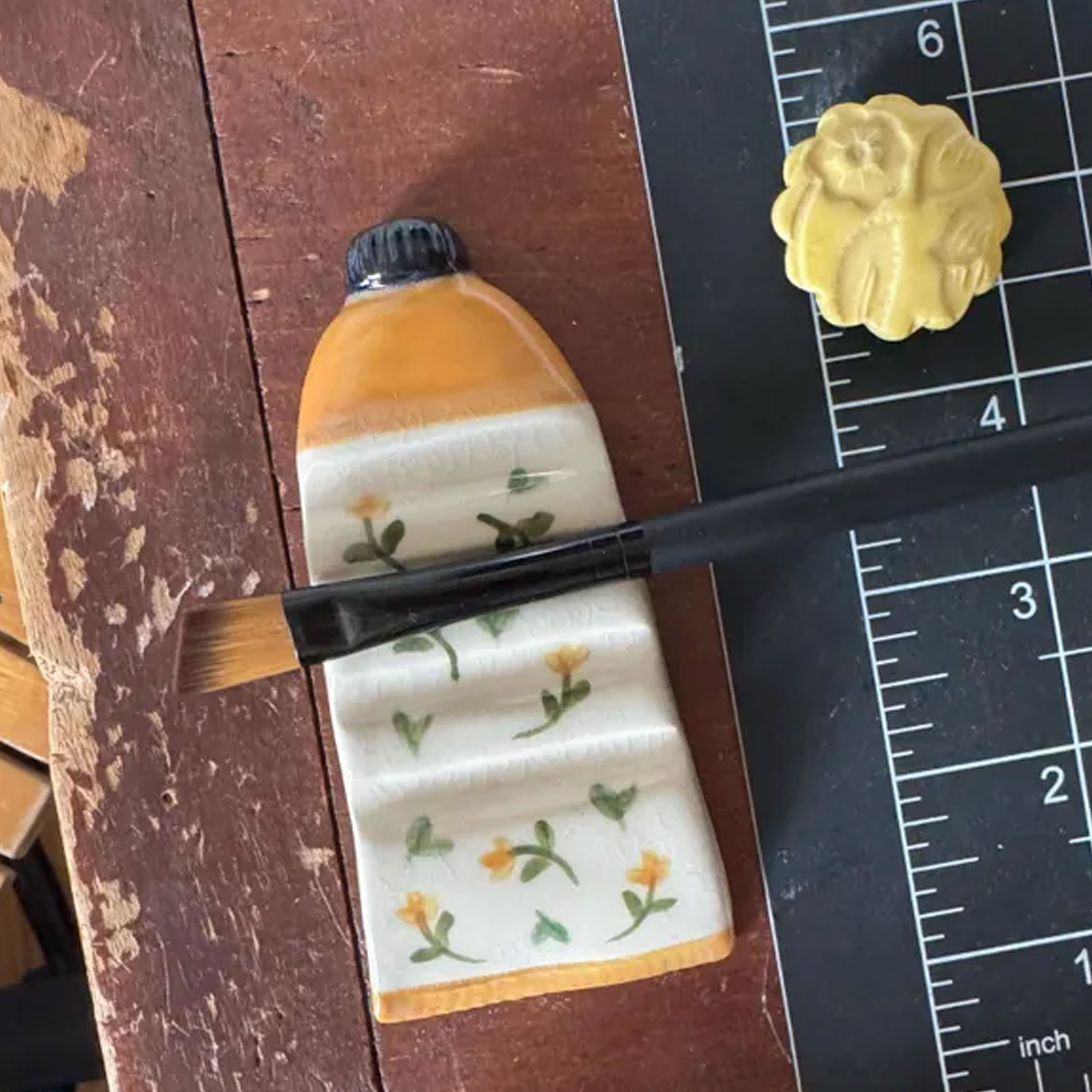 Tiny Flower Imitation Paint Tube Brush Rest, Handcrafted Ceramic Paint Brush Holder, Water Color Pottery Decor, Gift for Artists/Craft Lovers/Her