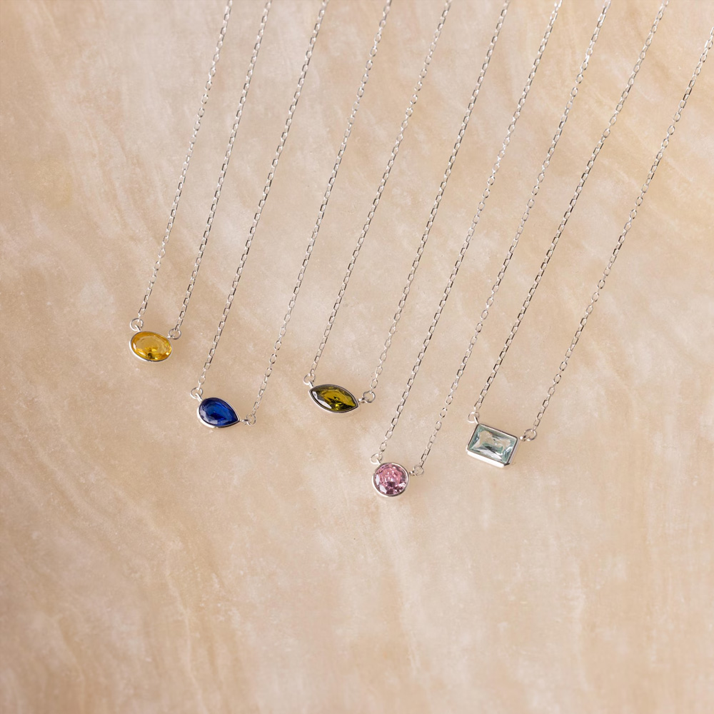 Collier personnalisé avec pierre de naissance ovale/marquise/émeraude/poire/ronde, bijou minimaliste de forme unique, cadeau d'anniversaire/fête des mères pour elle/maman/femme
