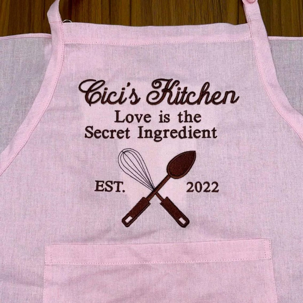 Personalized Embroidered Name Apron, Multicolor Chef Apron with Pockets & Strap, Kitchen Accessory, Christmas/Birthday Gift for Cooks/Bakers/Baristas