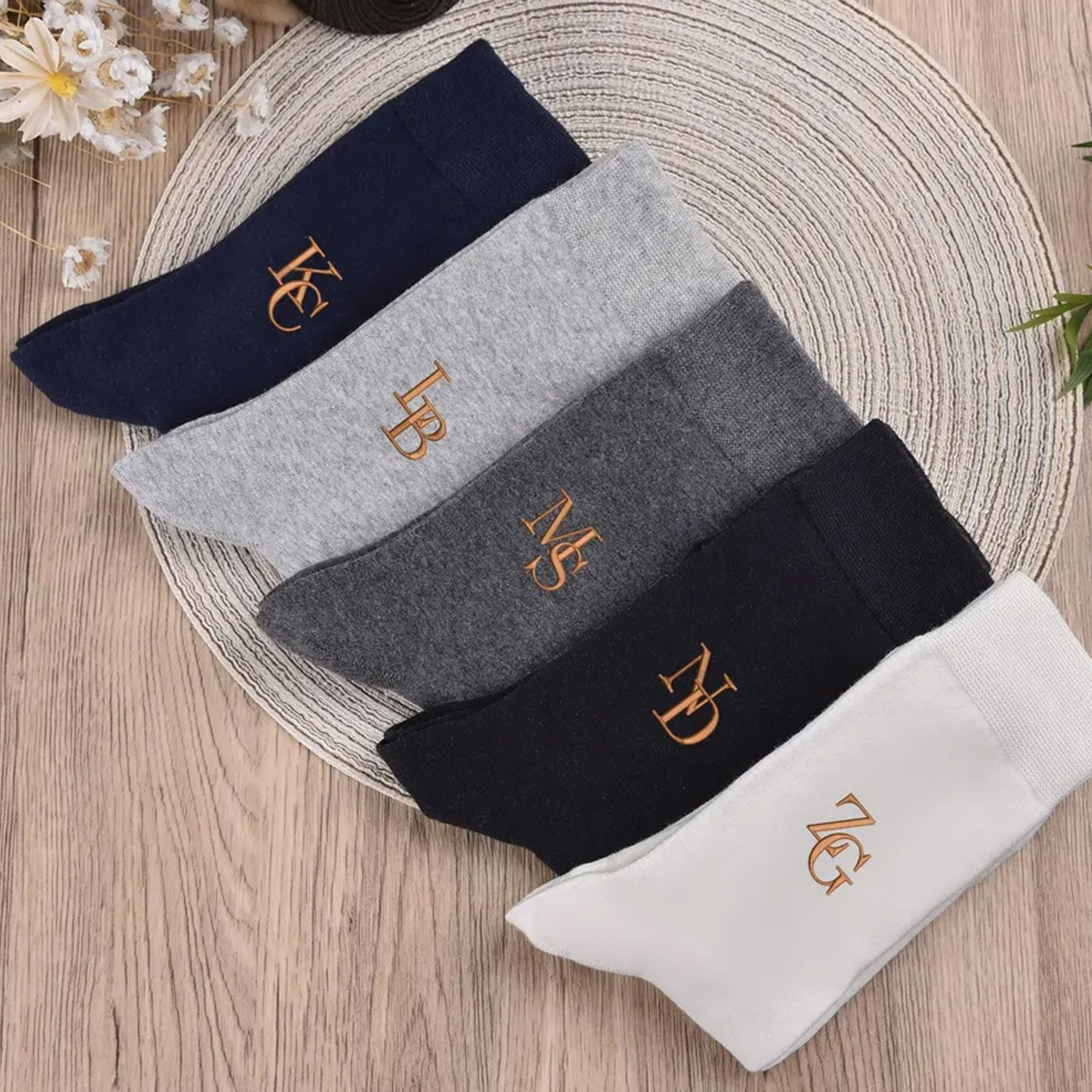 Personalized Embroidered Name Socks, Unisex Non-slip Socks, Adult Crew Socks, Party Favors, Christmas/Wedding/Father's Day Gift for Him/Groomsman/Dad