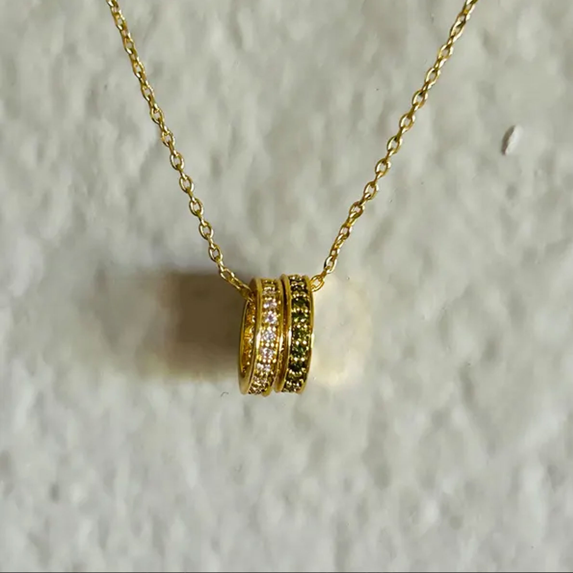 Collier pendentif cercle personnalisé avec pierre de naissance, bijou minimaliste en argent sterling 925 et pierres précieuses, cadeau d'anniversaire pour femme/elle/maman