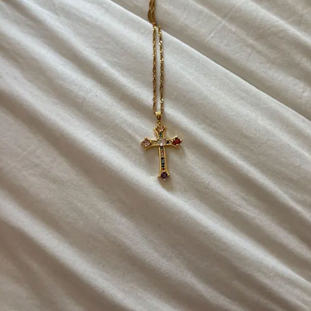 Collier pendentif croix personnalisé avec pierres précieuses pavées, bijou chrétien pour femme, cadeau d'anniversaire/fête des mères/religieux pour elle/maman/grand-mère