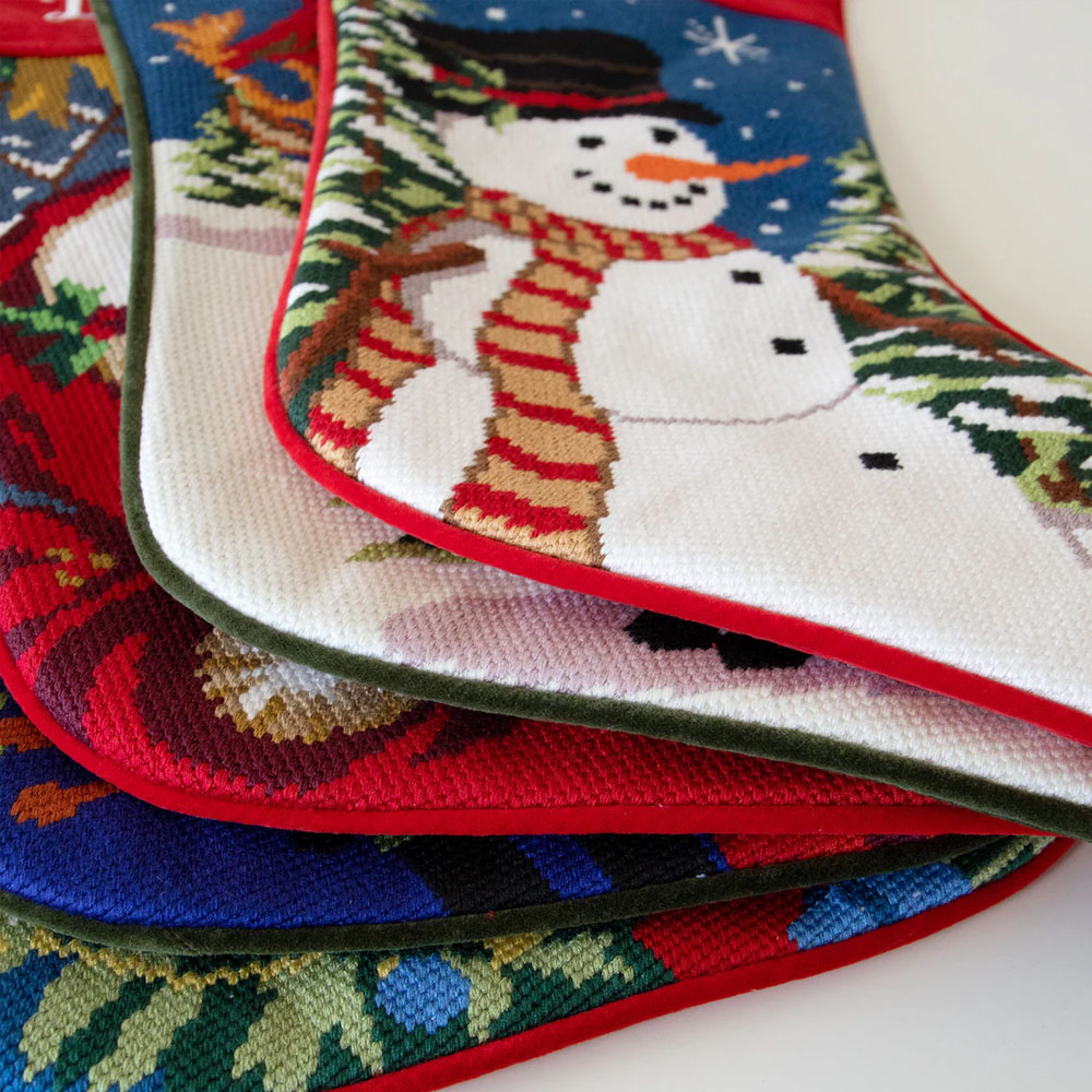 Personligt namnbroderad traditionell lantlig julstrumpa, nålspetsad familjestrumpa, festgåva, julklapp för familj/barn