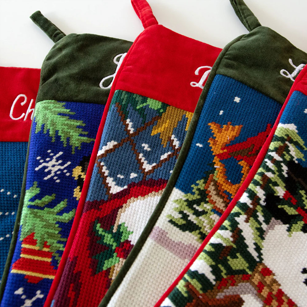 Personligt namnbroderad traditionell lantlig julstrumpa, nålspetsad familjestrumpa, festgåva, julklapp för familj/barn