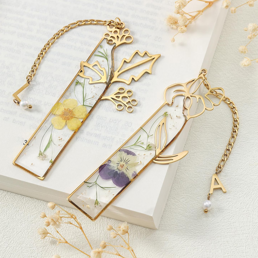 Personalized Birth Flower Bookmark with Initial Charm, Elegant Resin Dried Flower Art Bookmark, Book Accessory, Birthday Gift for Book Lovers/Women