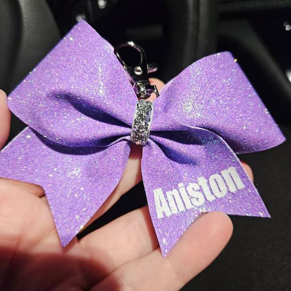 Personlig glitter cheerleader-nyckelring med rosett och namn, namnberlock till ryggsäck med karabinlås, säsongsavslutningspresent/födelsedagspresent till cheerleaders/vänner/flickor