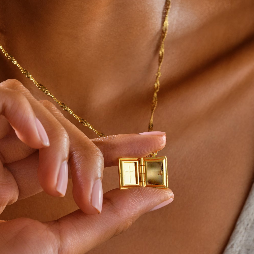 Personligt korsmedaljonghalsband med foton, fina anpassade bilder, kristna minnessmycken, religiöst minne, födelsedagspresent till henne/mamma/kvinna