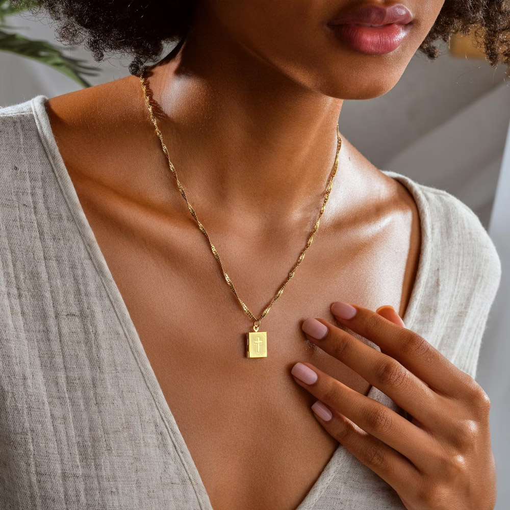 Personligt korsmedaljonghalsband med foton, fina anpassade bilder, kristna minnessmycken, religiöst minne, födelsedagspresent till henne/mamma/kvinna