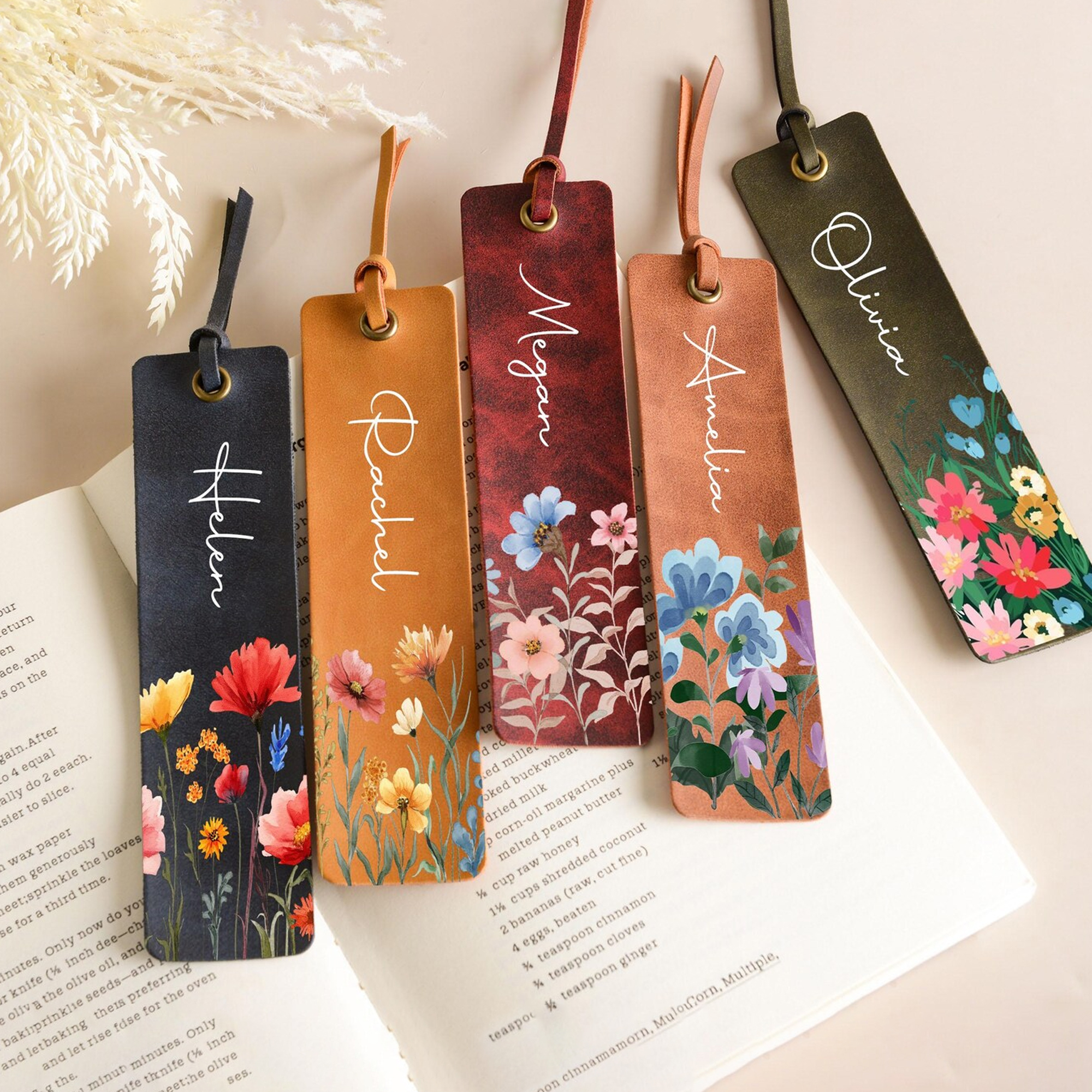Personalized Birth Flower Leather Bookmark with Name, Floral Pattern Bookmark with Strap, Birthday/Anniversary Gift for Book Lovers/Readers/Women