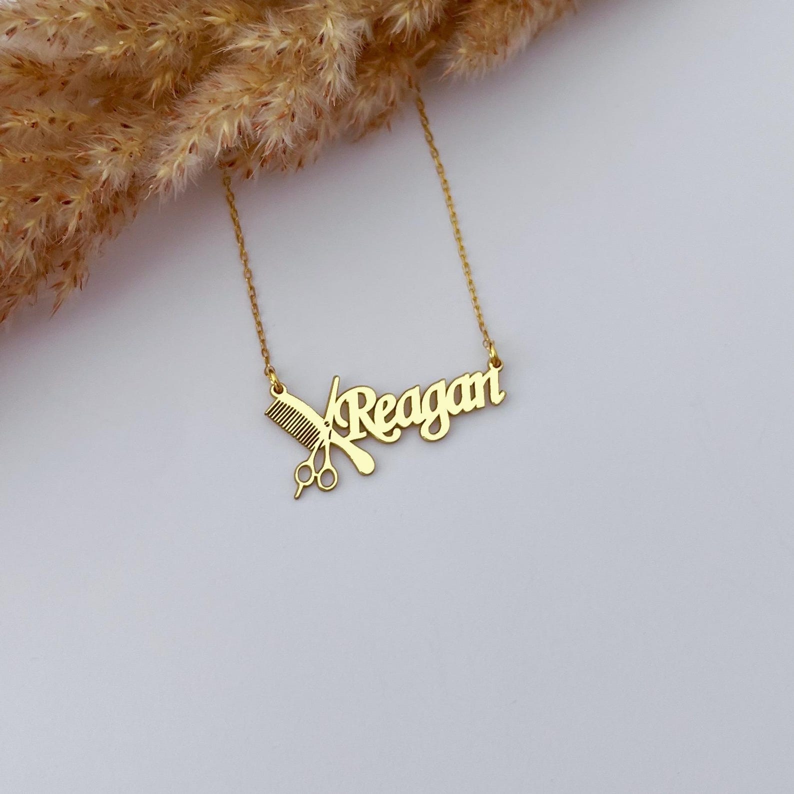 Anpassat frisörnamnhalsband med sax och kam, barbersmycken i sterlingsilver 925, examens-/födelsedagspresent till stylister/frisörer/henne